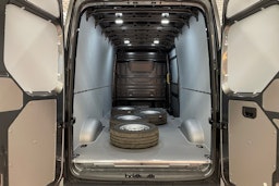 harmaa Volkswagen CRAFTER 2026 kuva 14.
