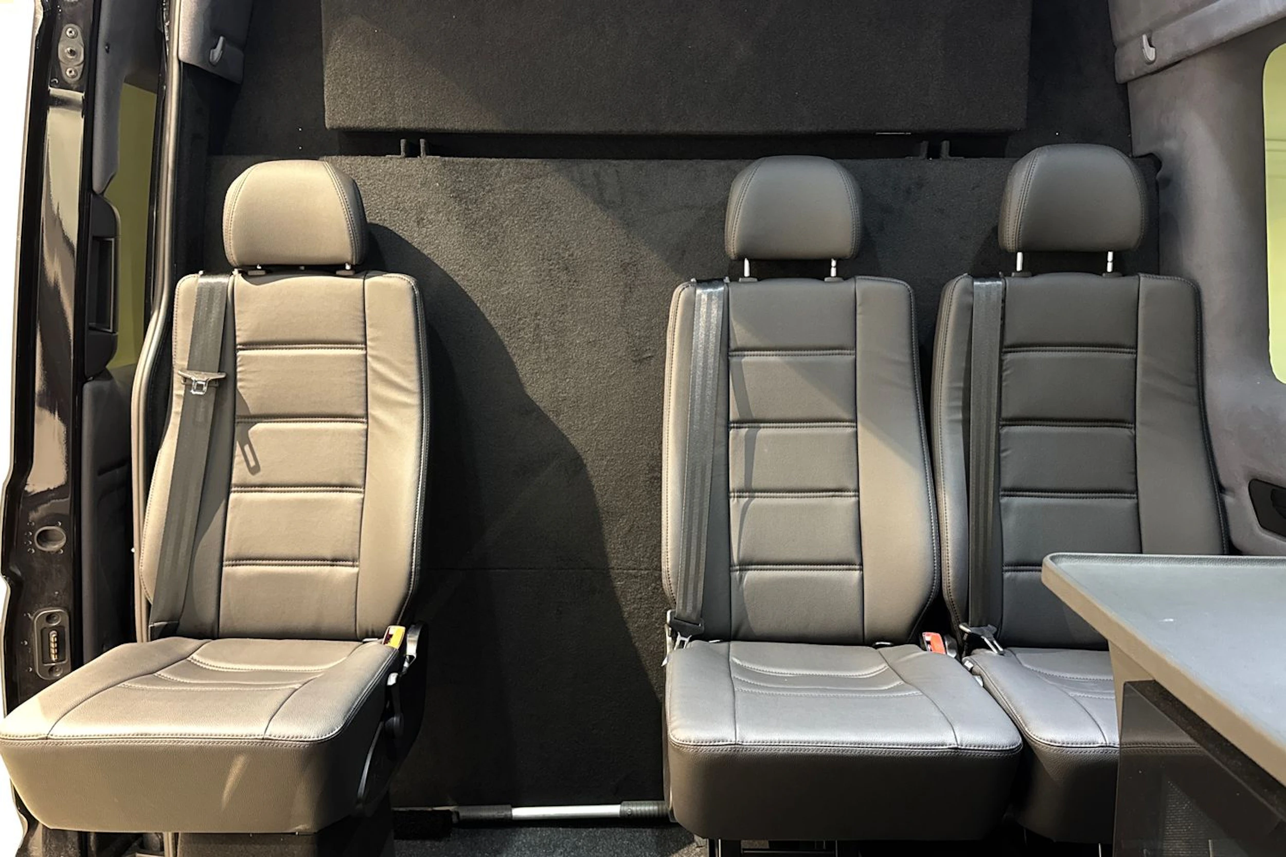 met. musta Volkswagen Crafter 2026 kuva 14.