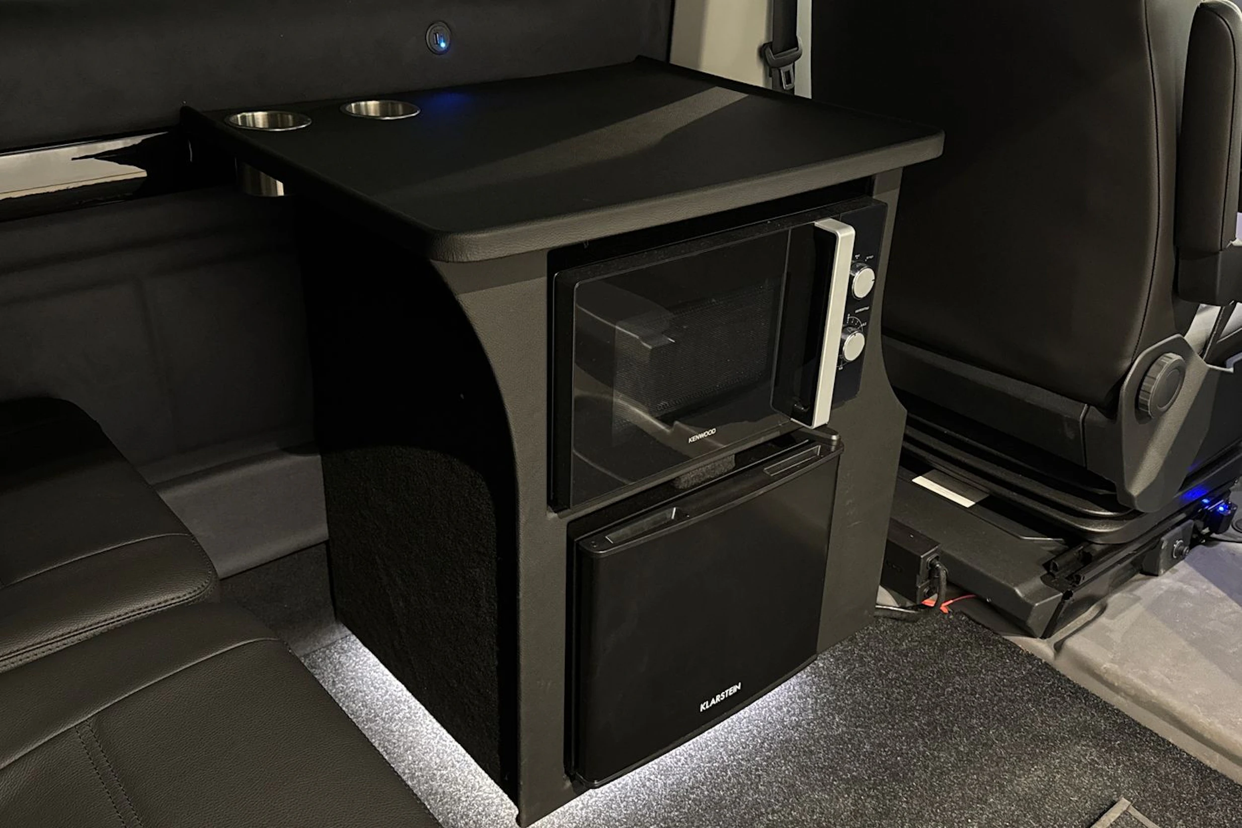 met. musta Volkswagen Crafter 2026 kuva 16.