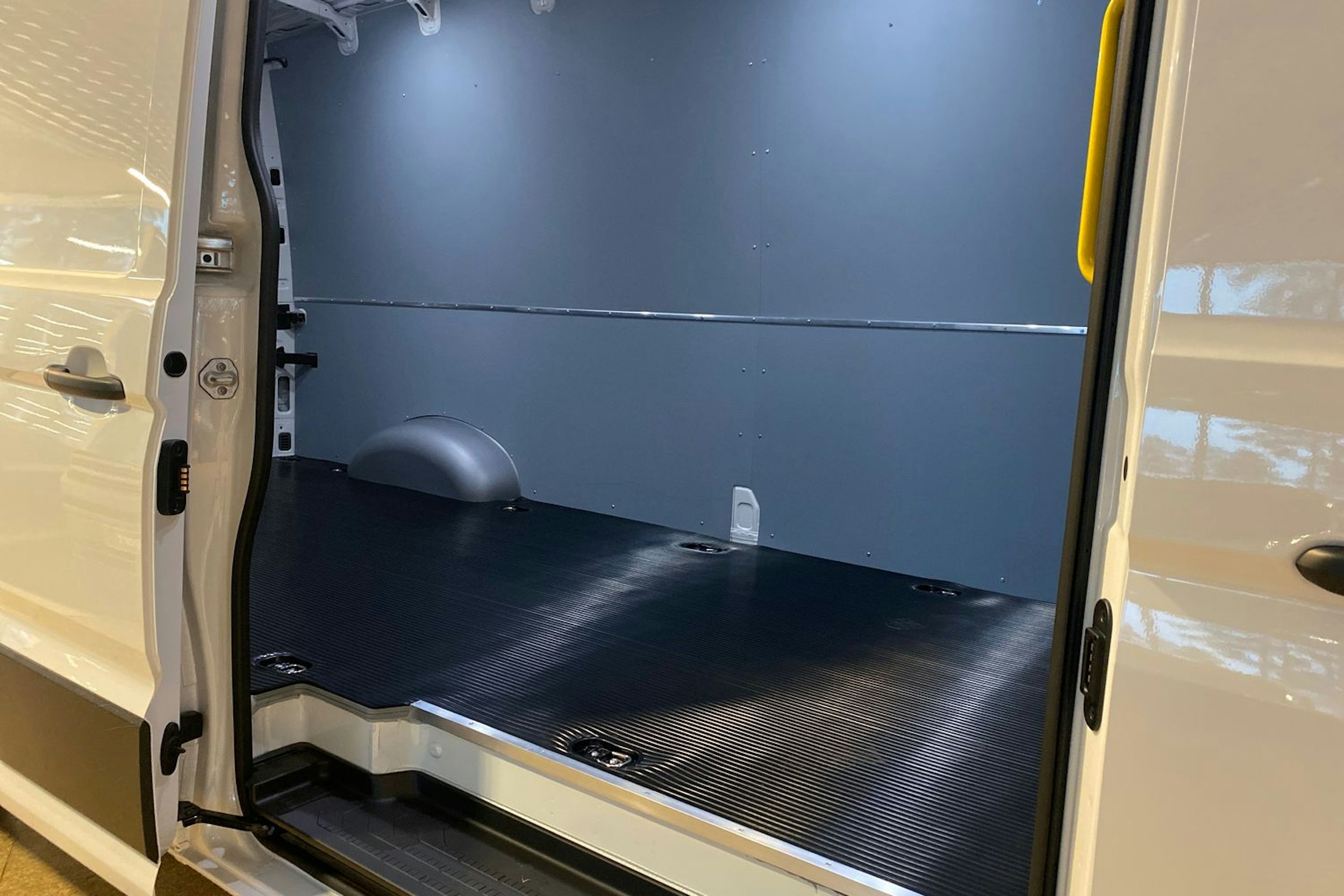 valkoinen Volkswagen Crafter 2026 kuva 13.