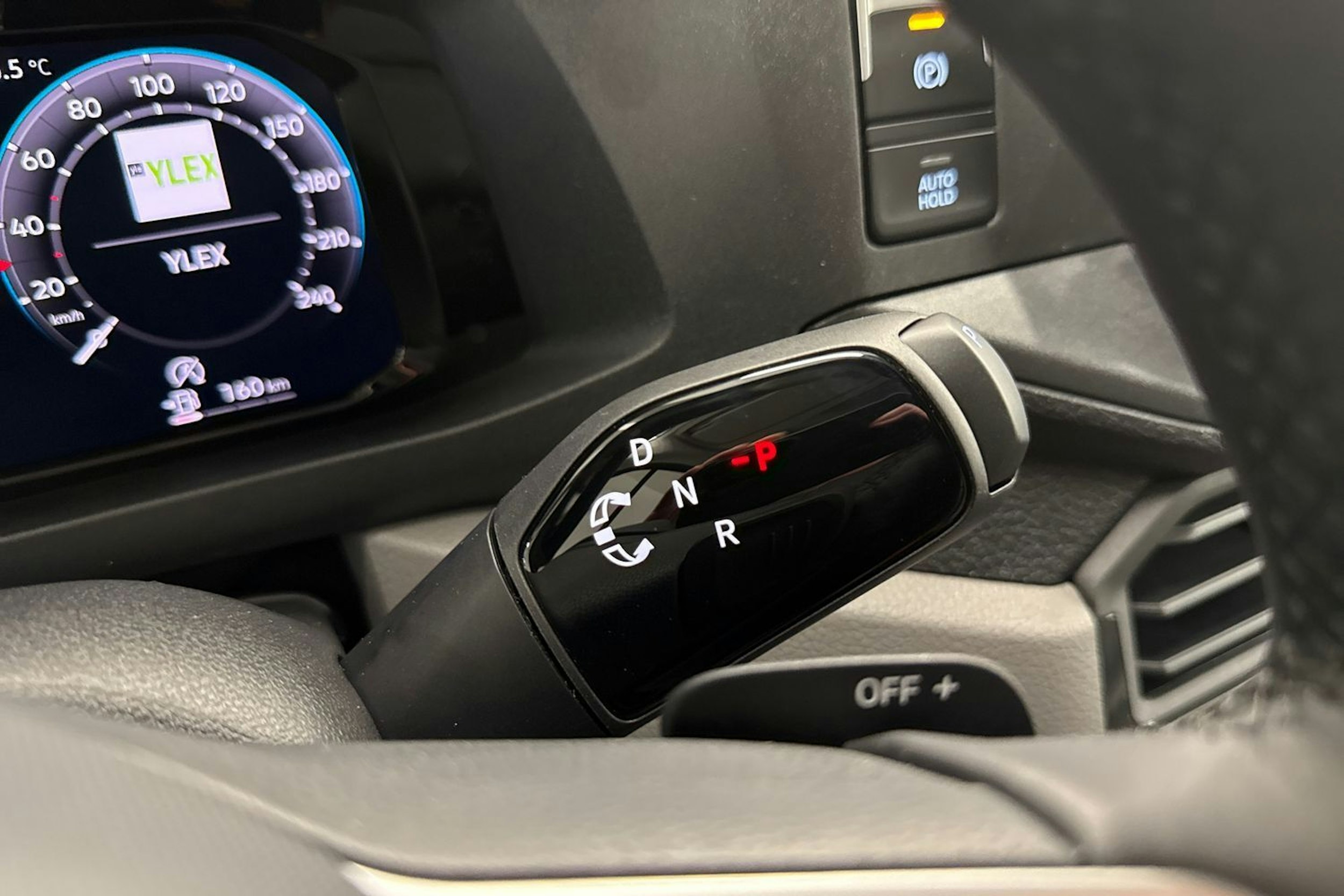 met. harmaa Volkswagen Crafter 2026 kuva 13.