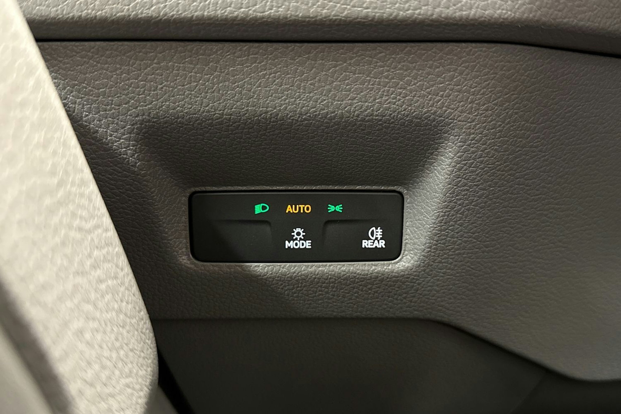 met. harmaa Volkswagen Crafter 2026 kuva 15.