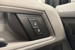 met. harmaa Volkswagen Crafter 2026 kuva 17.