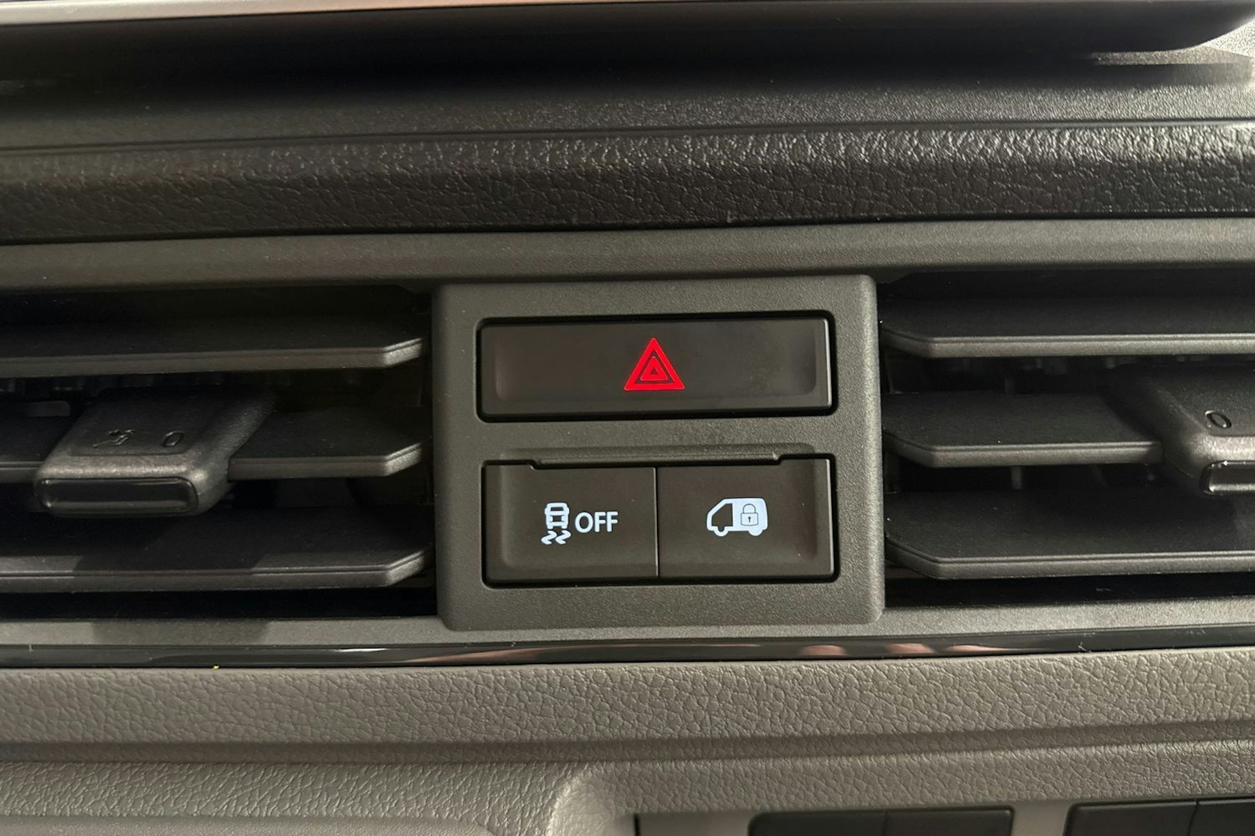 met. harmaa Volkswagen Crafter 2026 kuva 18.