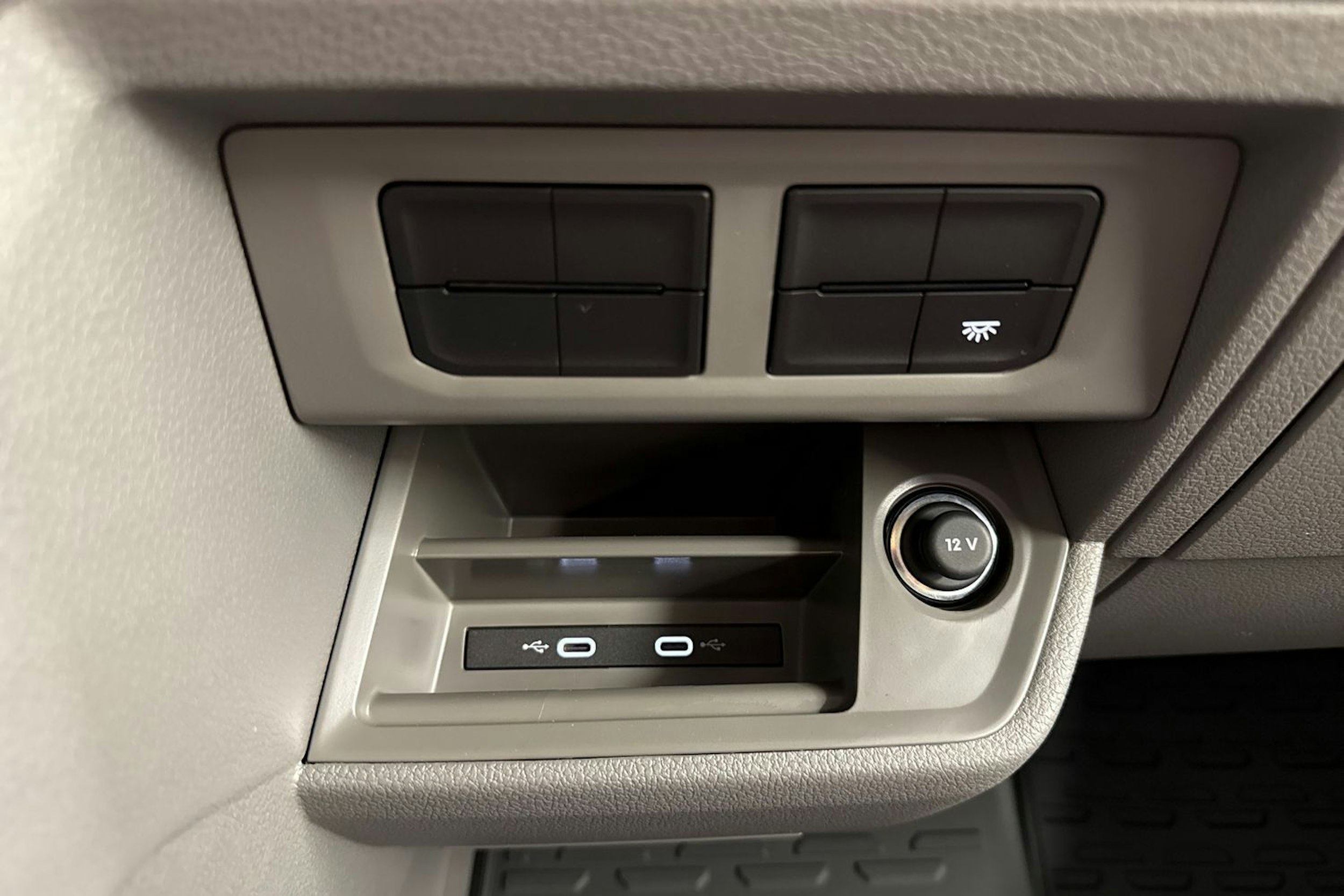 met. harmaa Volkswagen Crafter 2026 kuva 19.