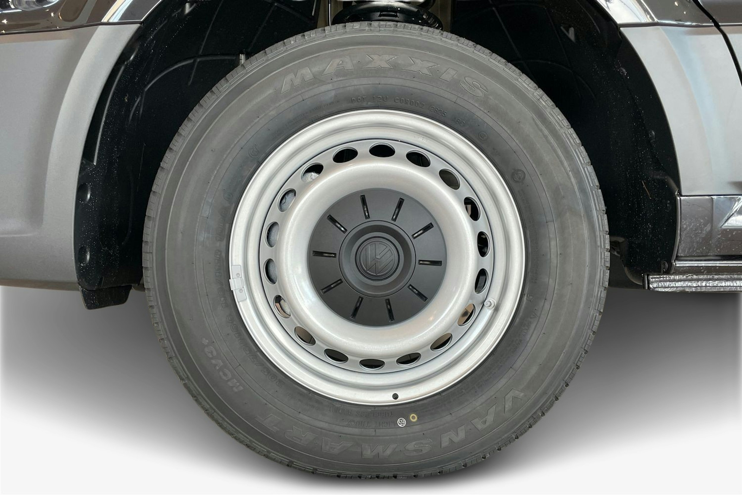 musta metalliväri Volkswagen Crafter 2026 kuva 11.