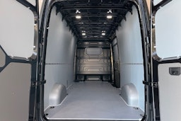 musta metalliväri Volkswagen Crafter 2026 kuva 12.