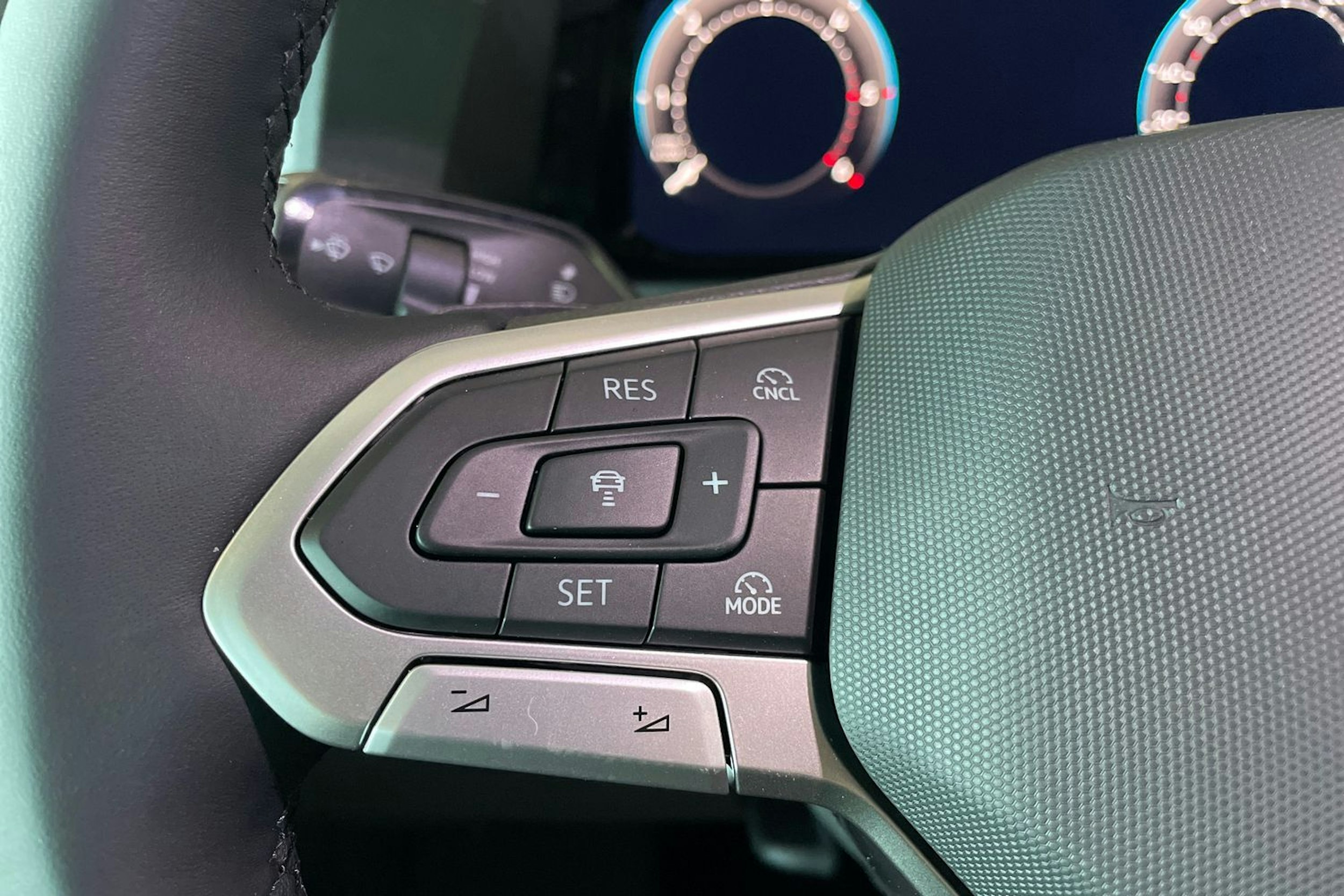 musta metalliväri Volkswagen Crafter 2026 kuva 14.