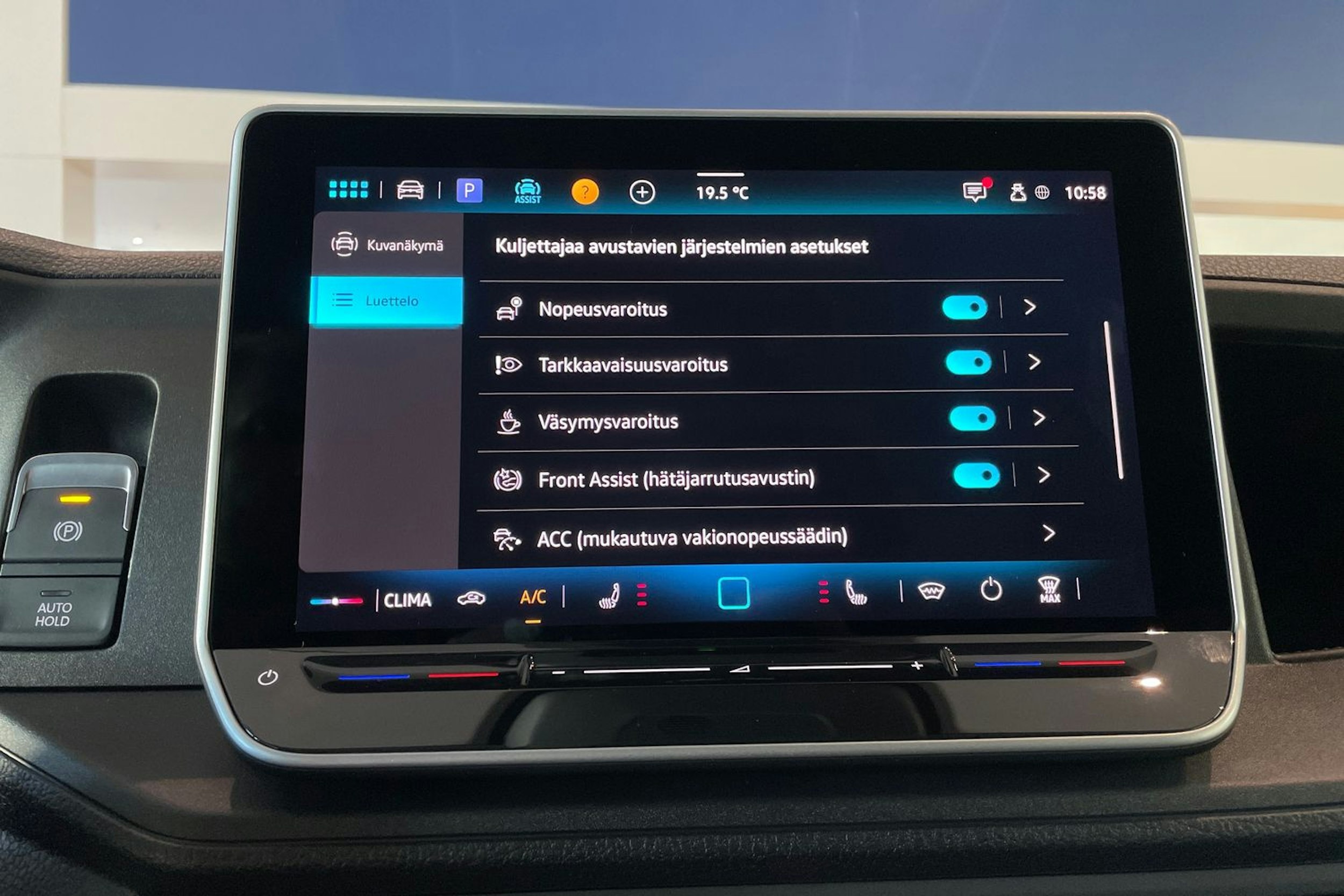 musta metalliväri Volkswagen Crafter 2026 kuva 15.