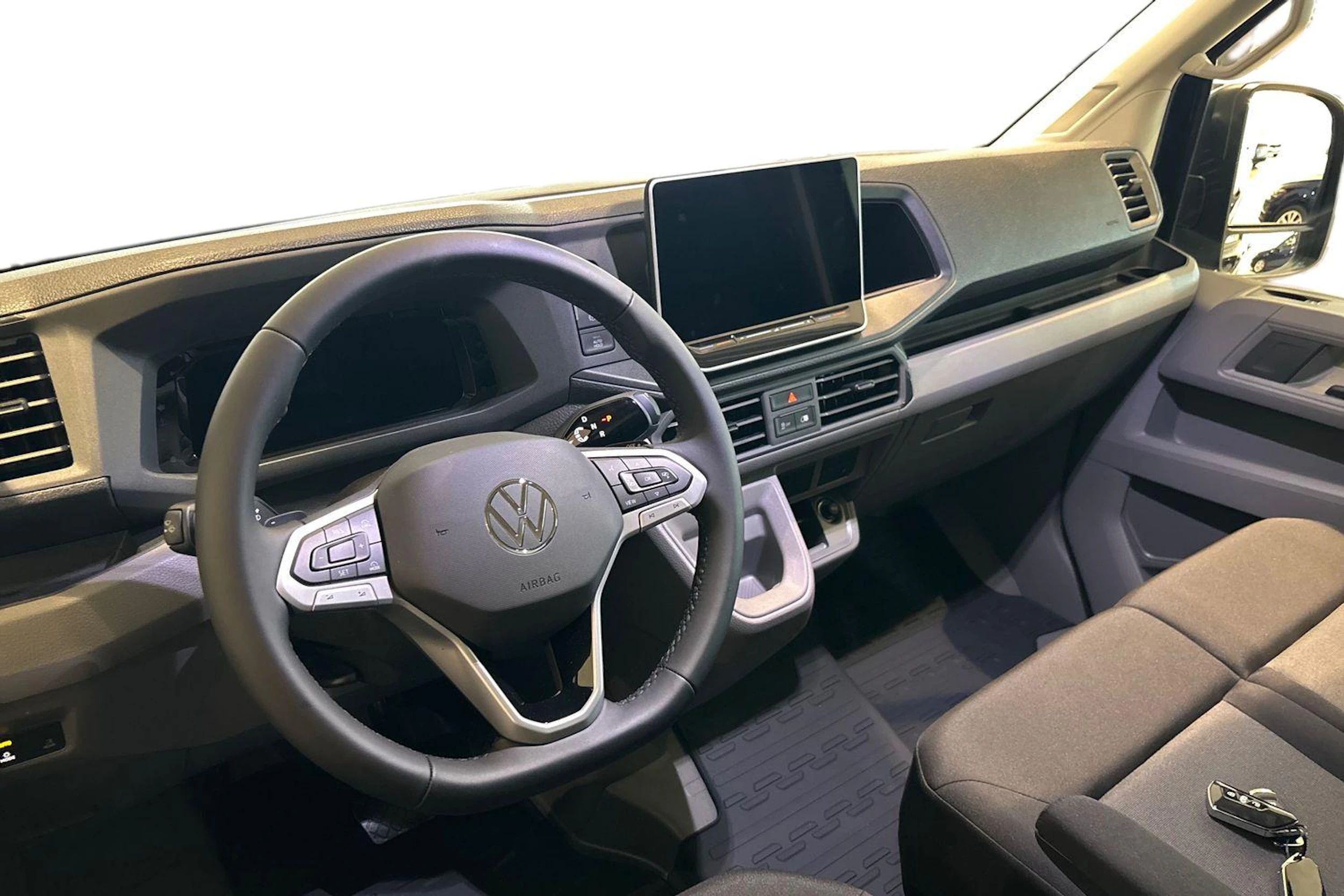 musta Volkswagen Crafter 2026 kuva 9.