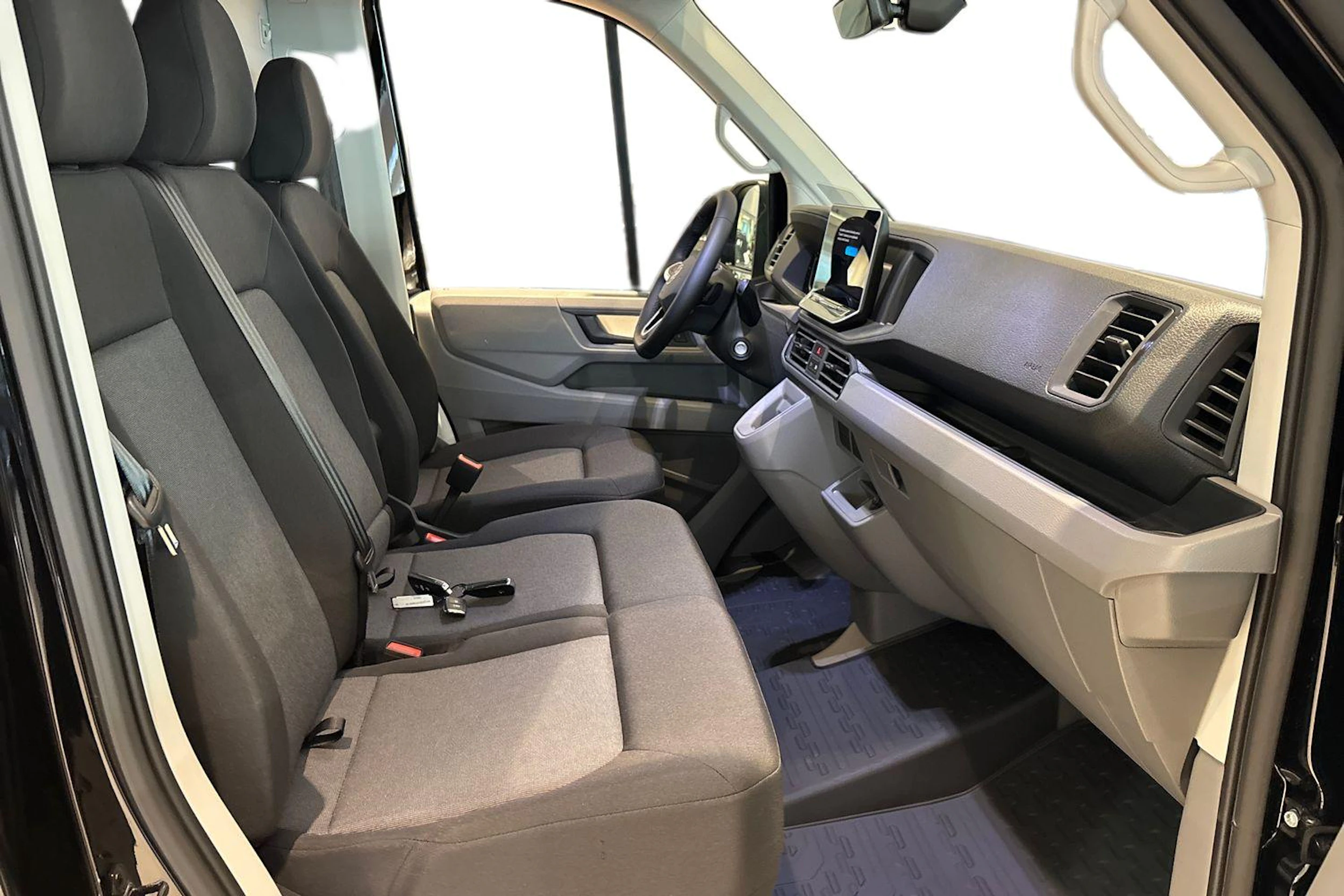 musta Volkswagen Crafter 2026 kuva 11.