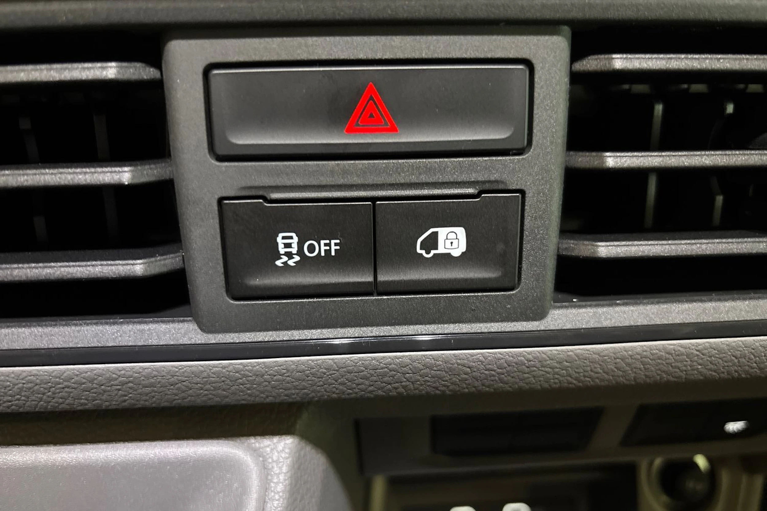 musta Volkswagen Crafter 2026 kuva 29.