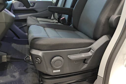 valkoinen Volkswagen Crafter 2026 kuva 20.