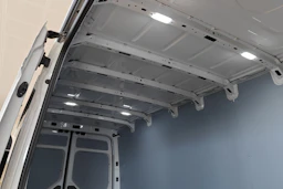 valkoinen Volkswagen Crafter 2026 kuva 27.