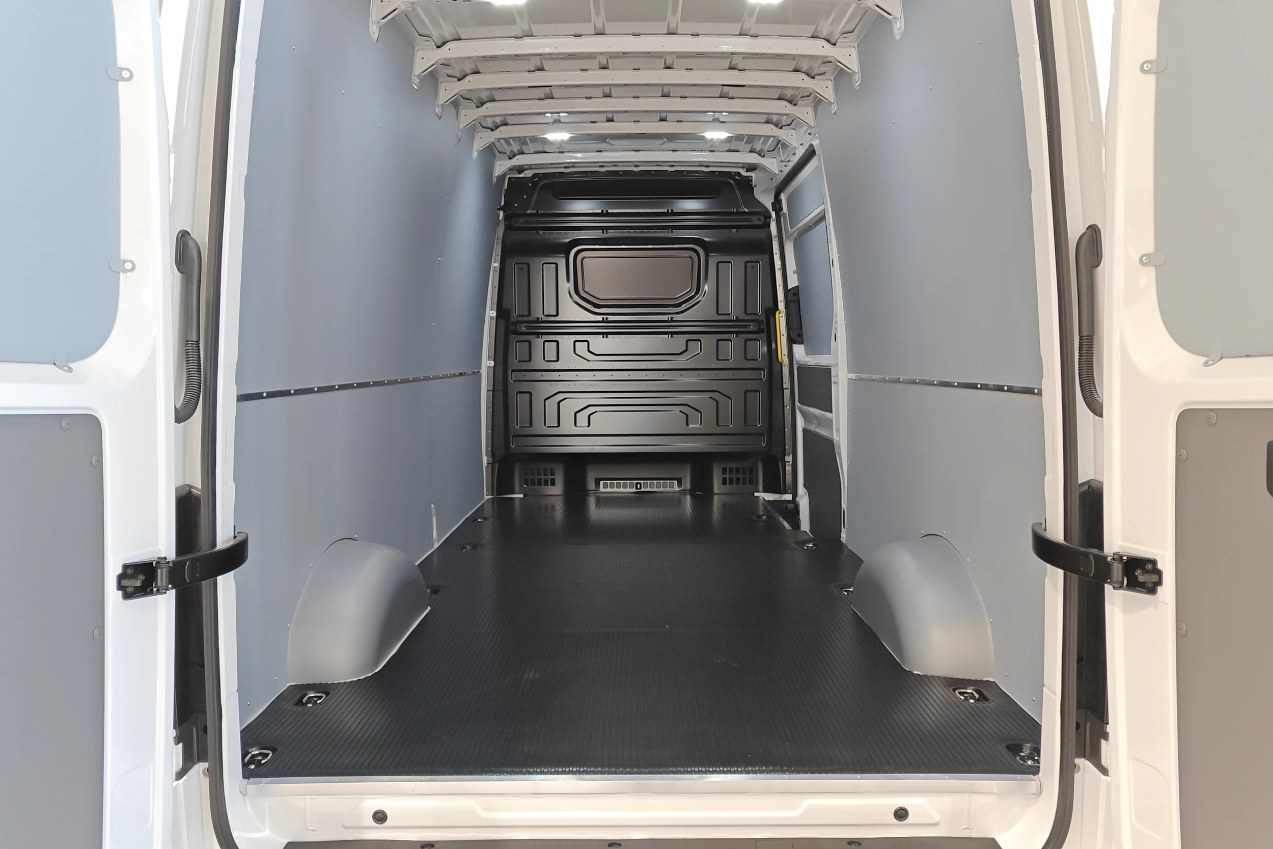 valkoinen Volkswagen Crafter 2026 kuva 30.