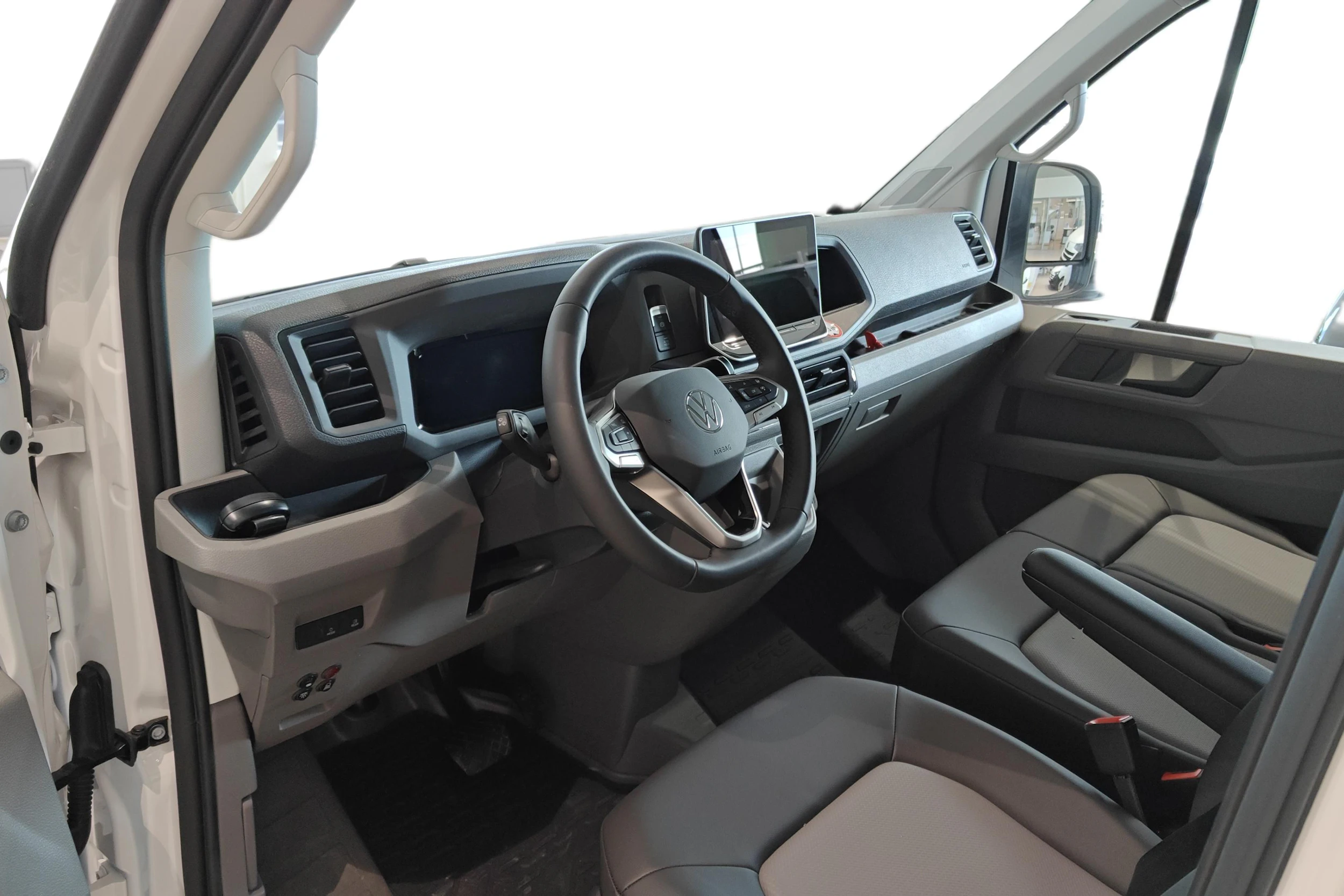 valkoinen Volkswagen Crafter 2026 kuva 8.