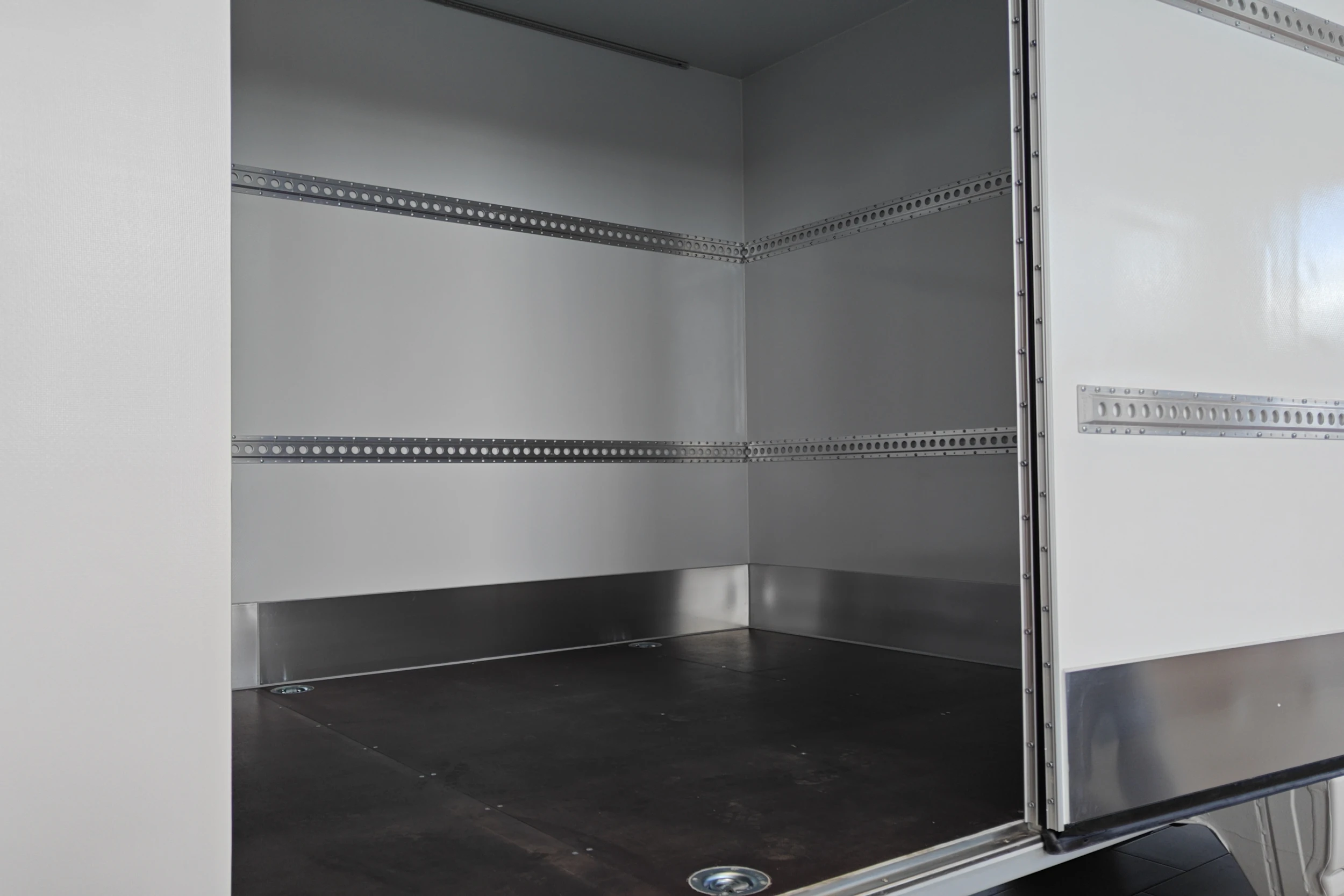 valkoinen Volkswagen Crafter 2026 kuva 25.