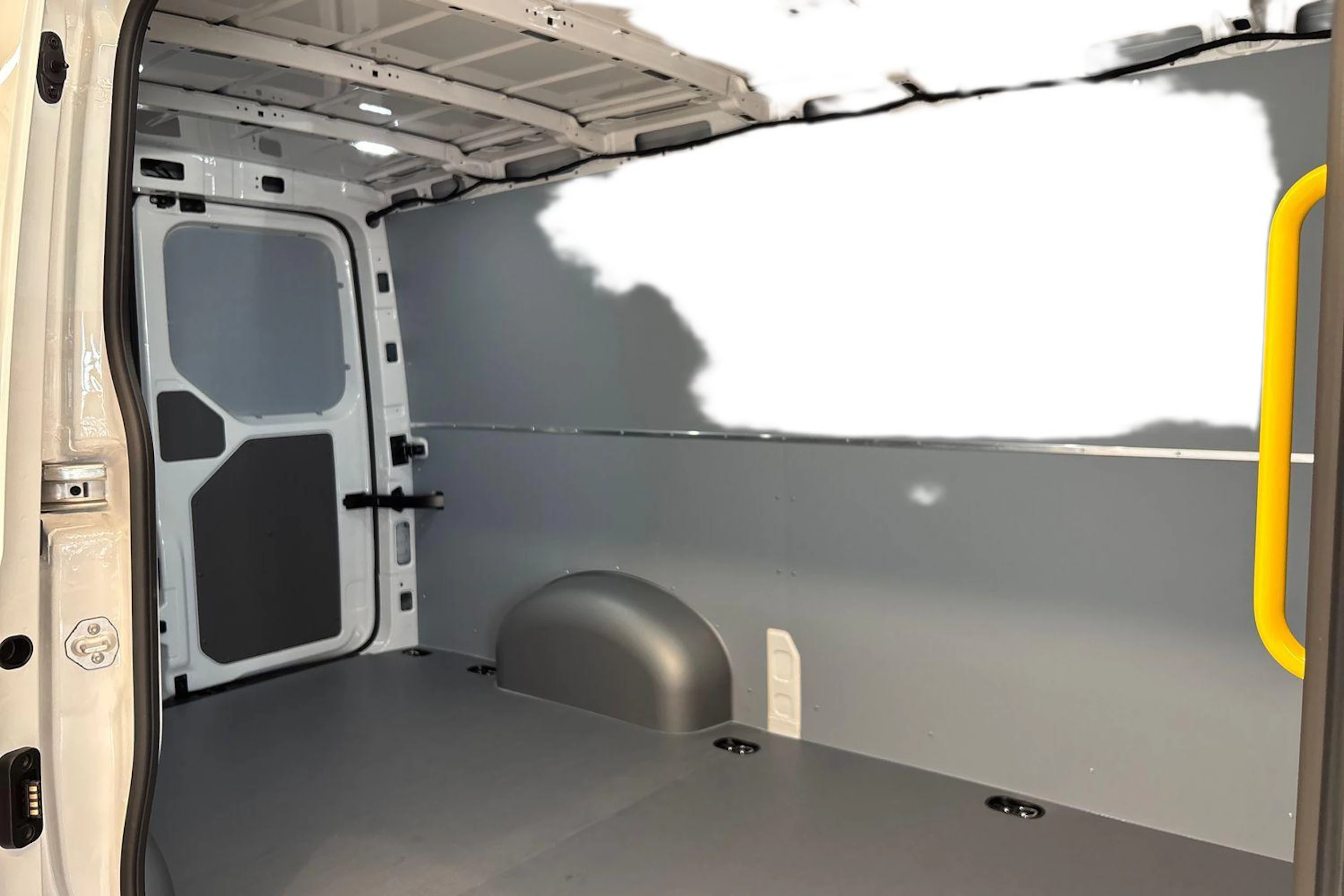 valkoinen Volkswagen Crafter 2026 kuva 11.