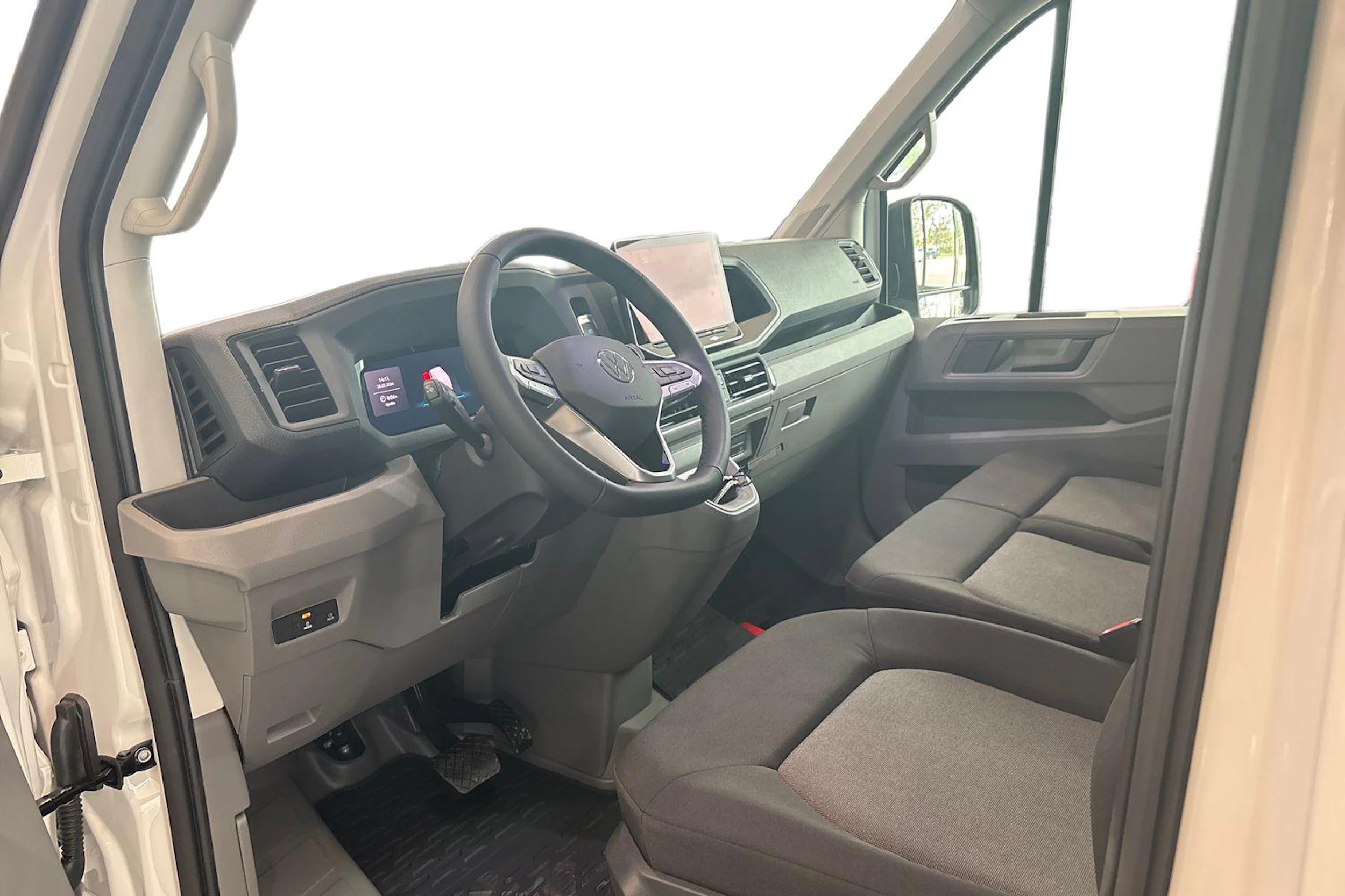 valkoinen Volkswagen Crafter 2026 kuva 8.