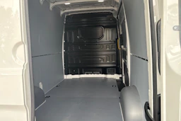 valkoinen Volkswagen Crafter 2026 kuva 20.