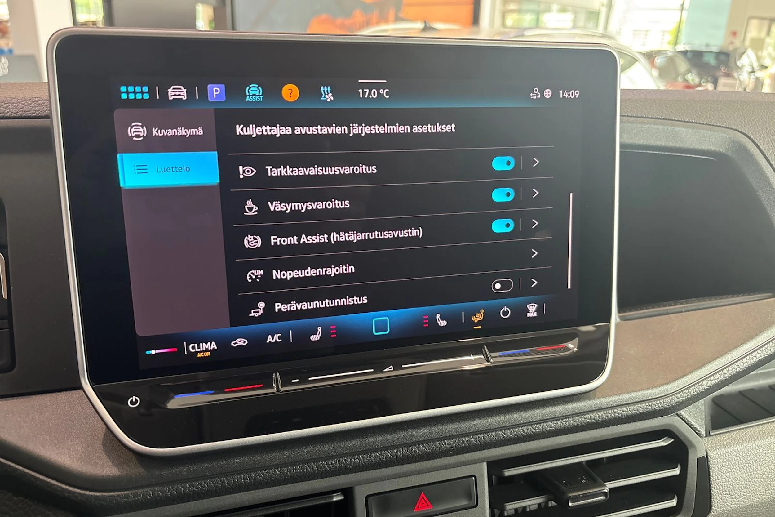 valkoinen Volkswagen Crafter 2026 kuva 27.
