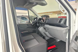 valkoinen Volkswagen Crafter 2026 kuva 28.
