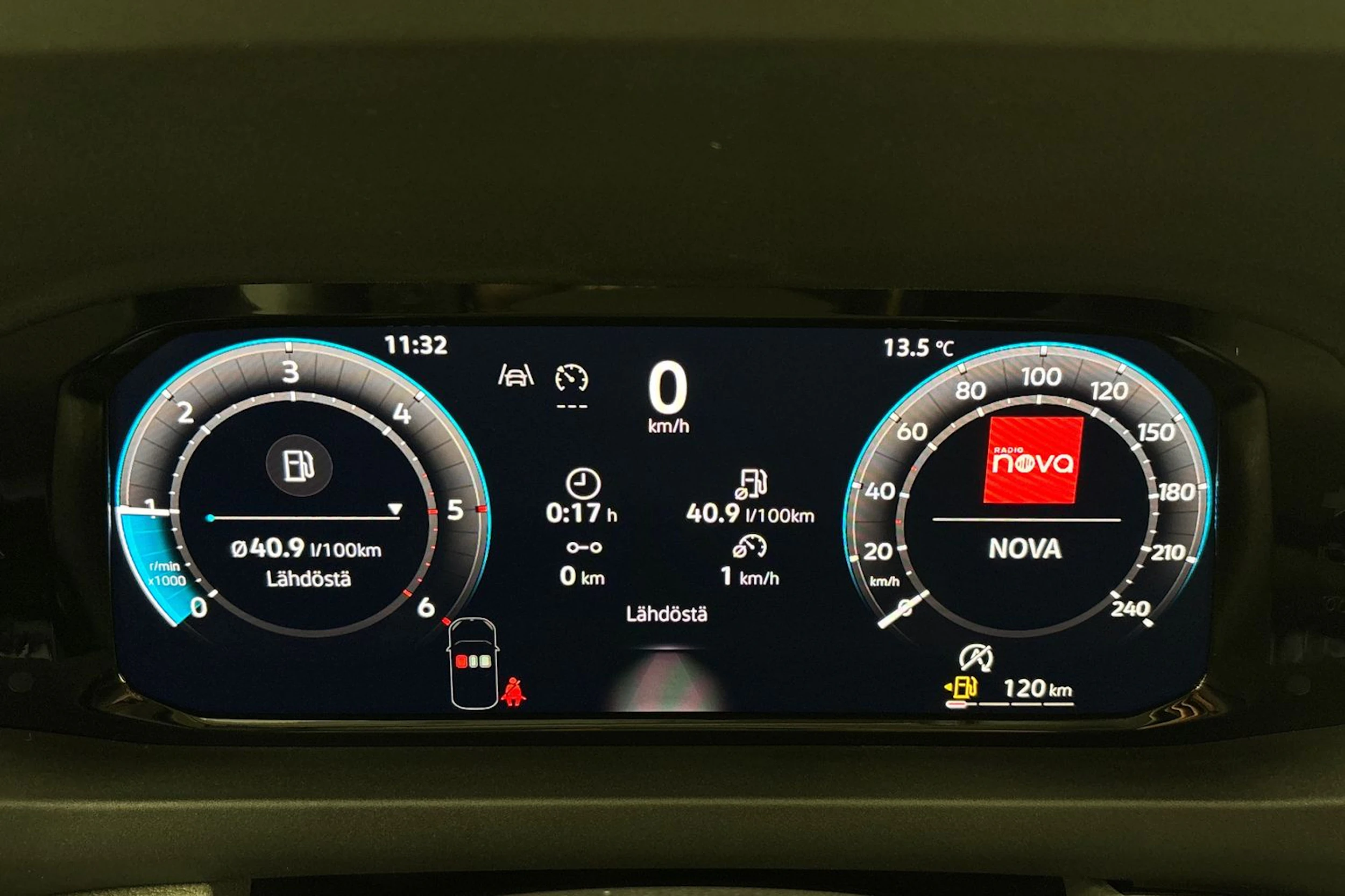 valkoinen Volkswagen Crafter 2026 kuva 16.