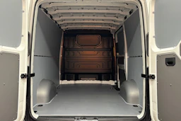 valkoinen Volkswagen Crafter 2026 kuva 24.
