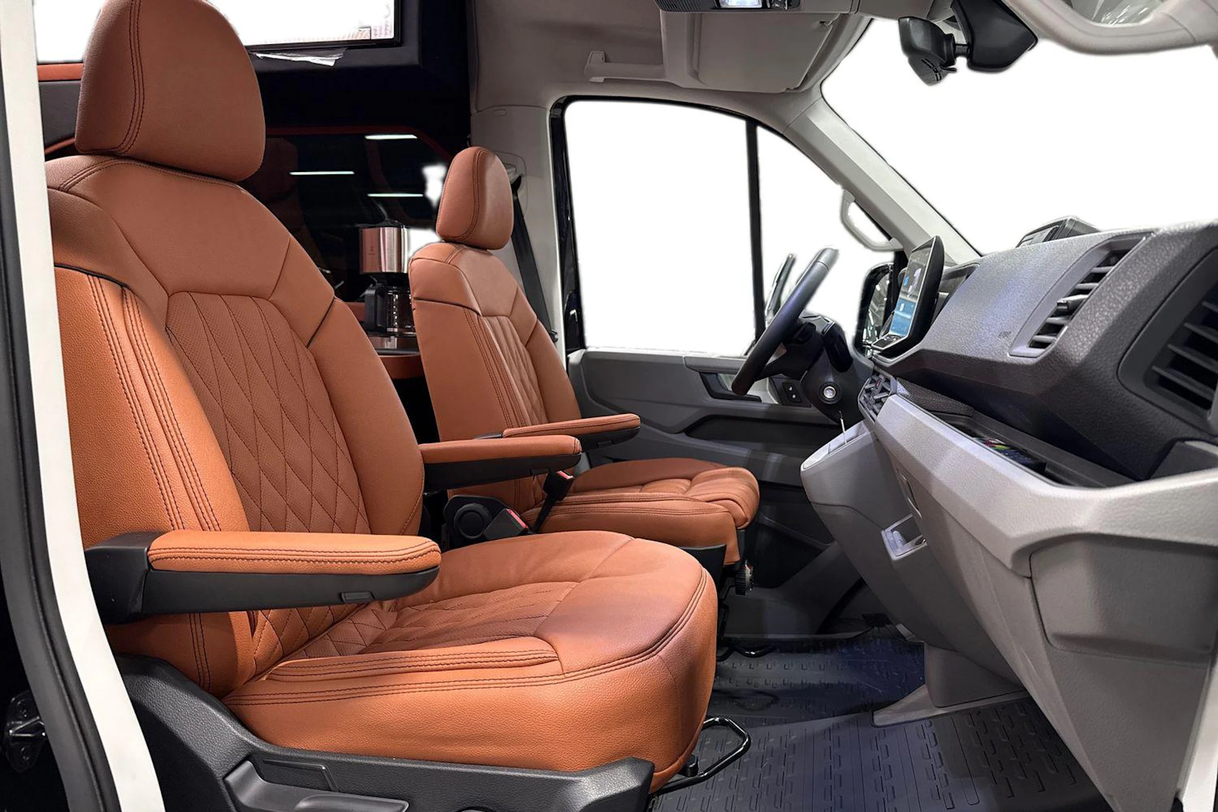 musta Volkswagen Crafter 2026 kuva 11.