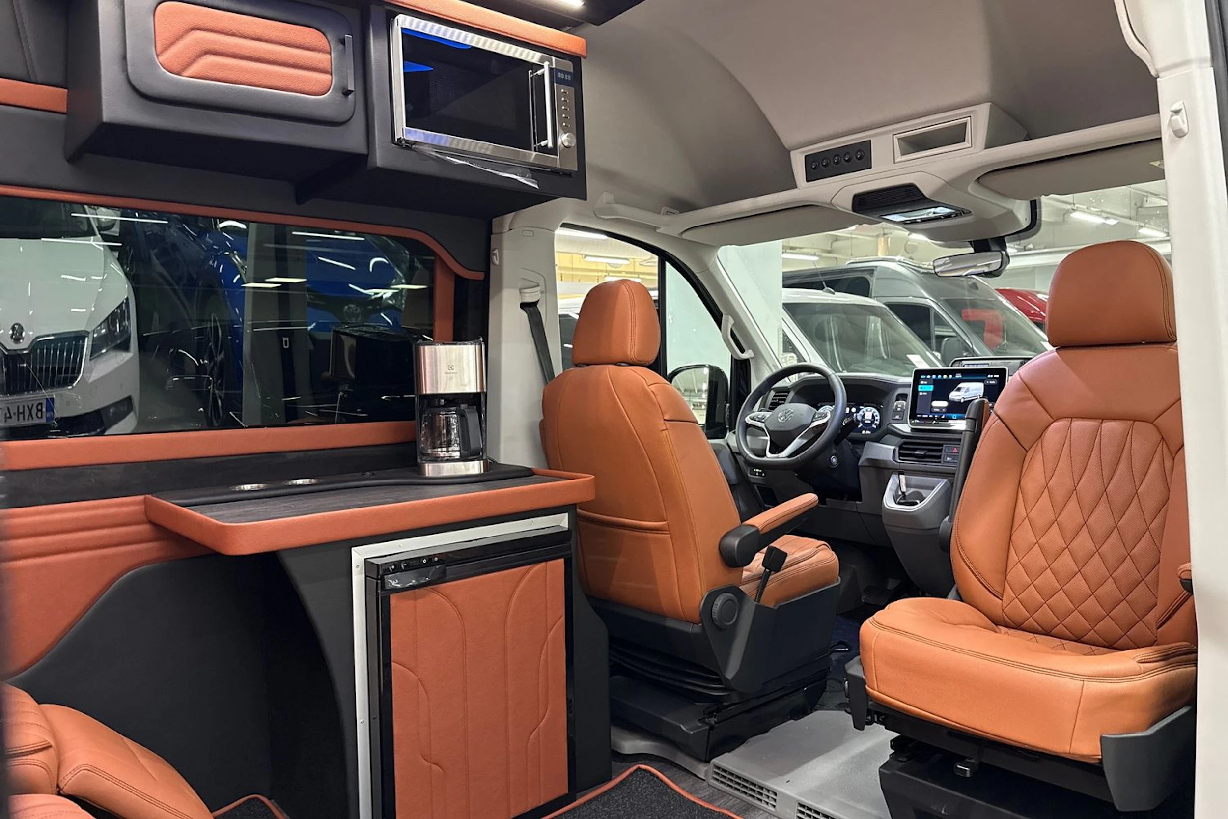 musta Volkswagen Crafter 2026 kuva 15.