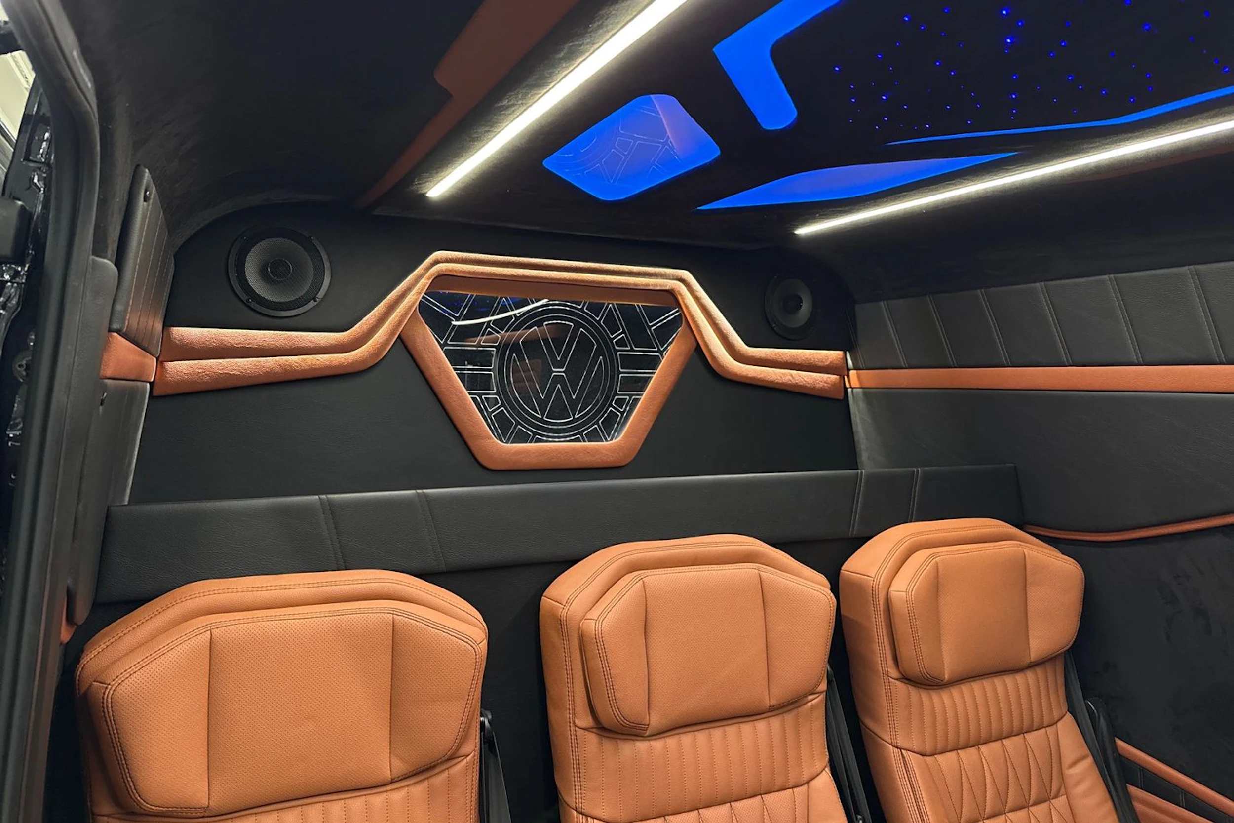 musta Volkswagen Crafter 2026 kuva 16.