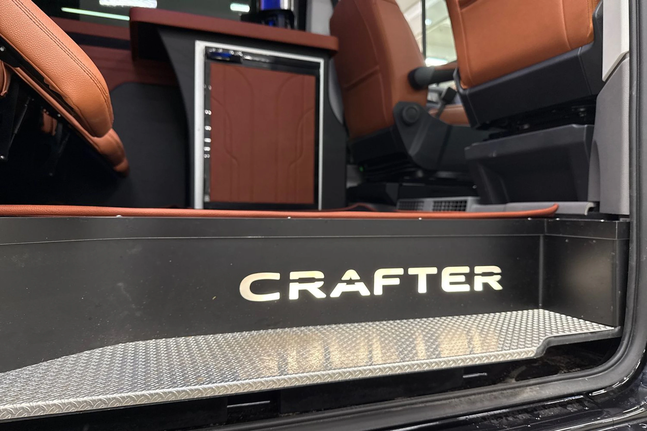 musta Volkswagen Crafter 2026 kuva 21.