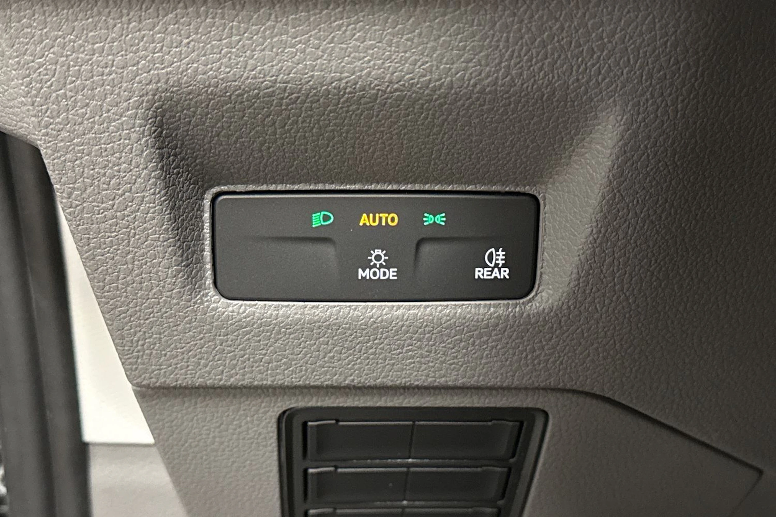 musta Volkswagen Crafter 2026 kuva 27.