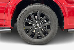 Punainen Volkswagen Crafter 2026 kuva 12.