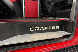 Punainen Volkswagen Crafter 2026 kuva 20.
