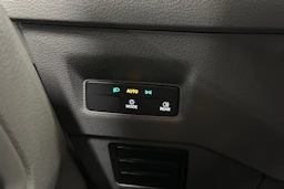 Punainen Volkswagen Crafter 2026 kuva 25.