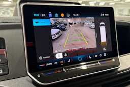 Punainen Volkswagen Crafter 2026 kuva 28.