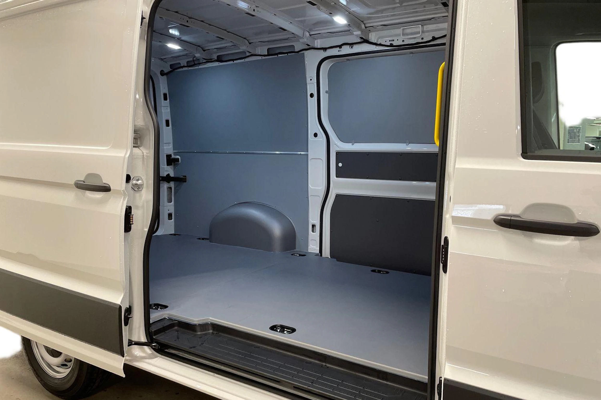 valkoinen Volkswagen CRAFTER 2026 kuva 11.