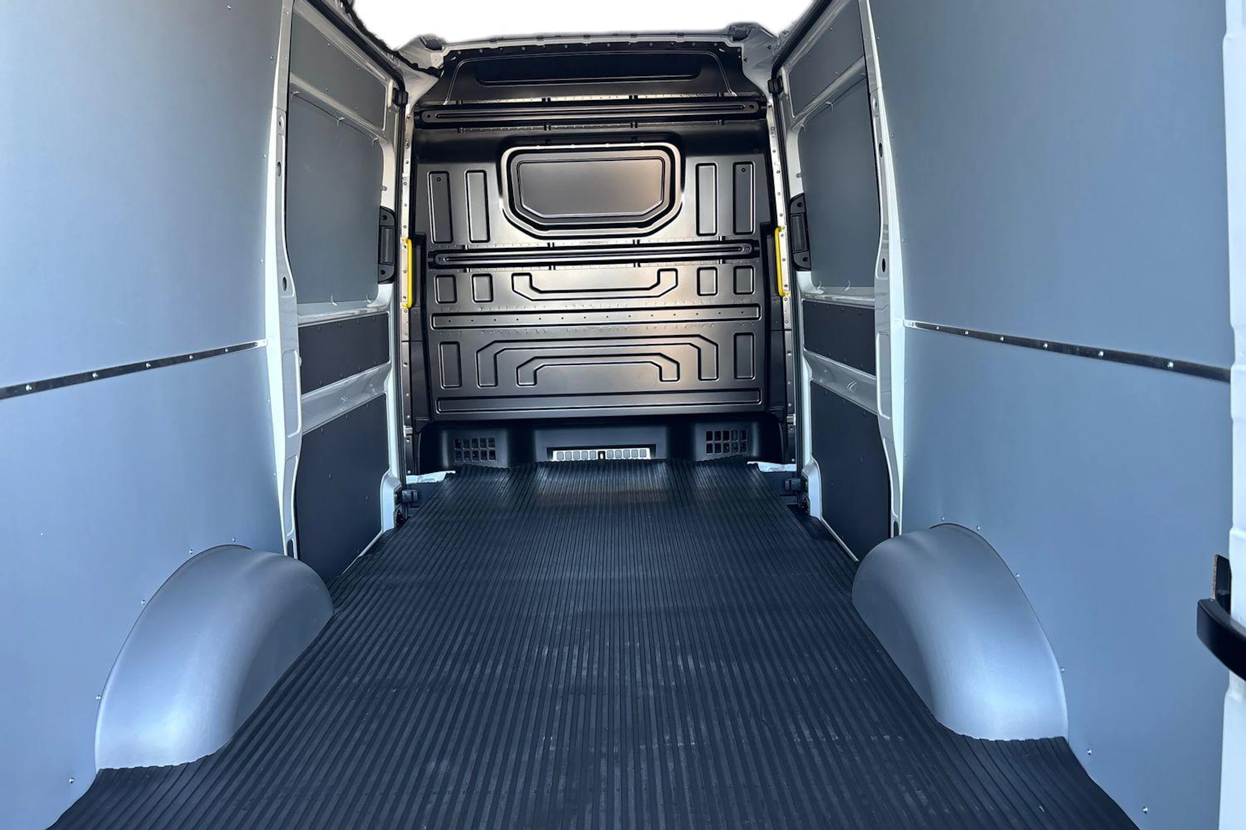 valkoinen Volkswagen Crafter 2026 kuva 11.