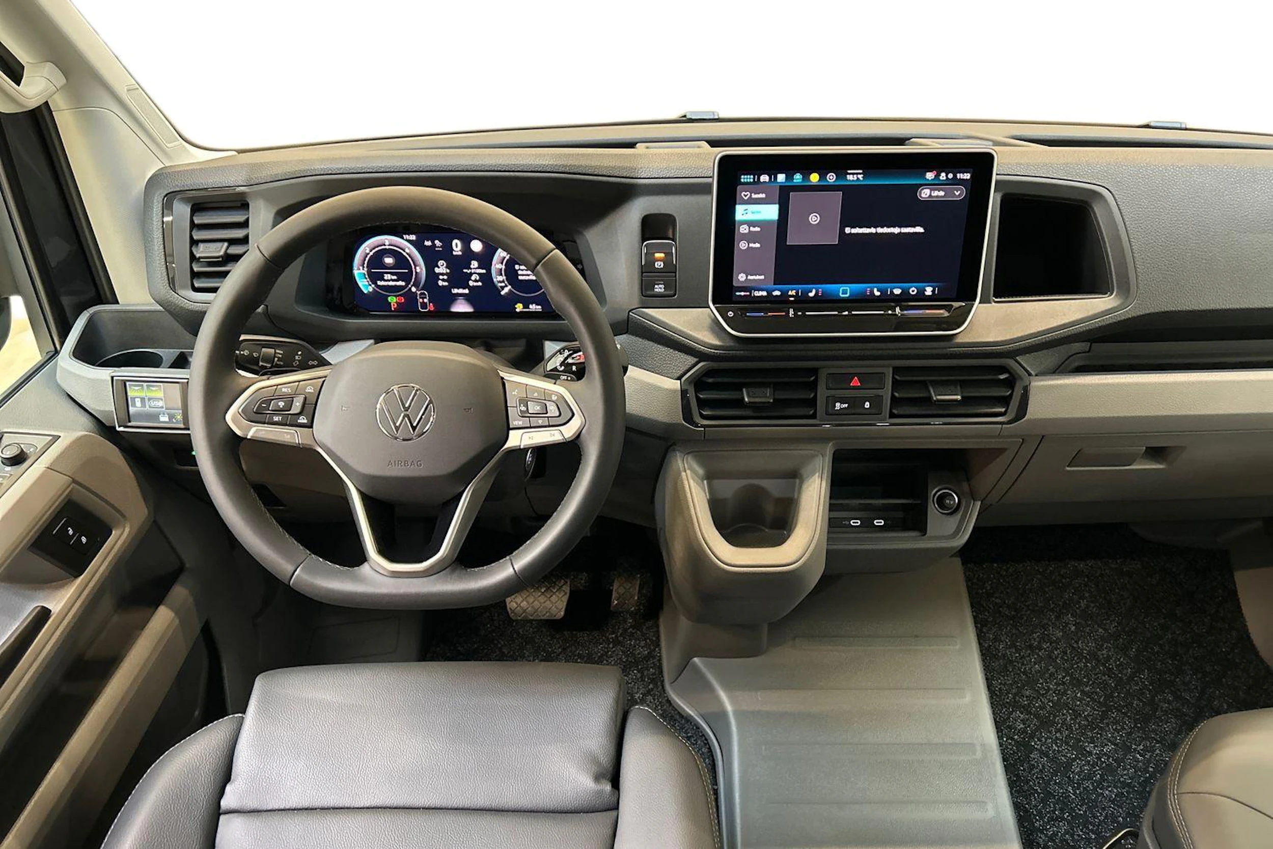 harmaa Volkswagen Crafter 2026 kuva 7.