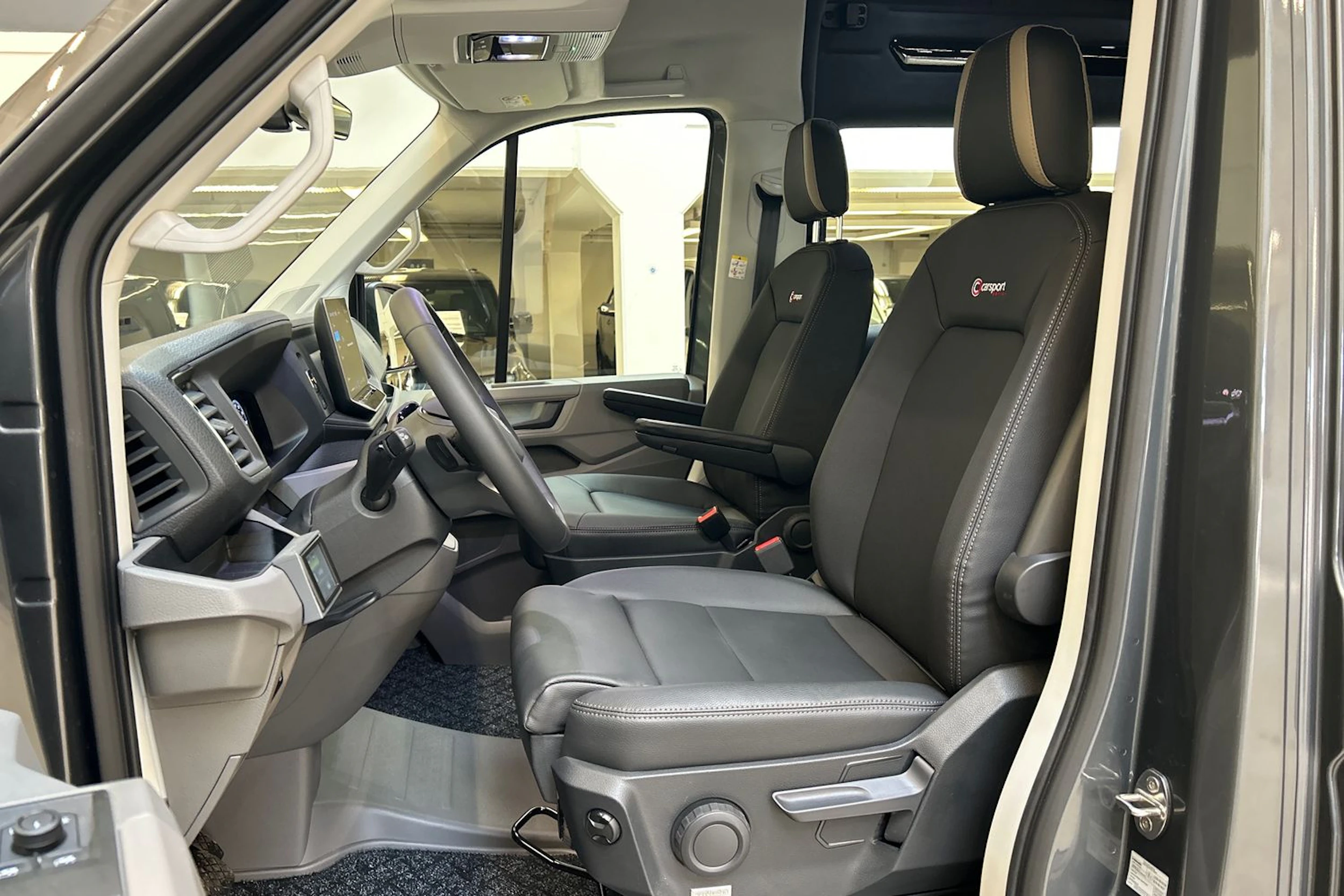 harmaa Volkswagen Crafter 2026 kuva 10.