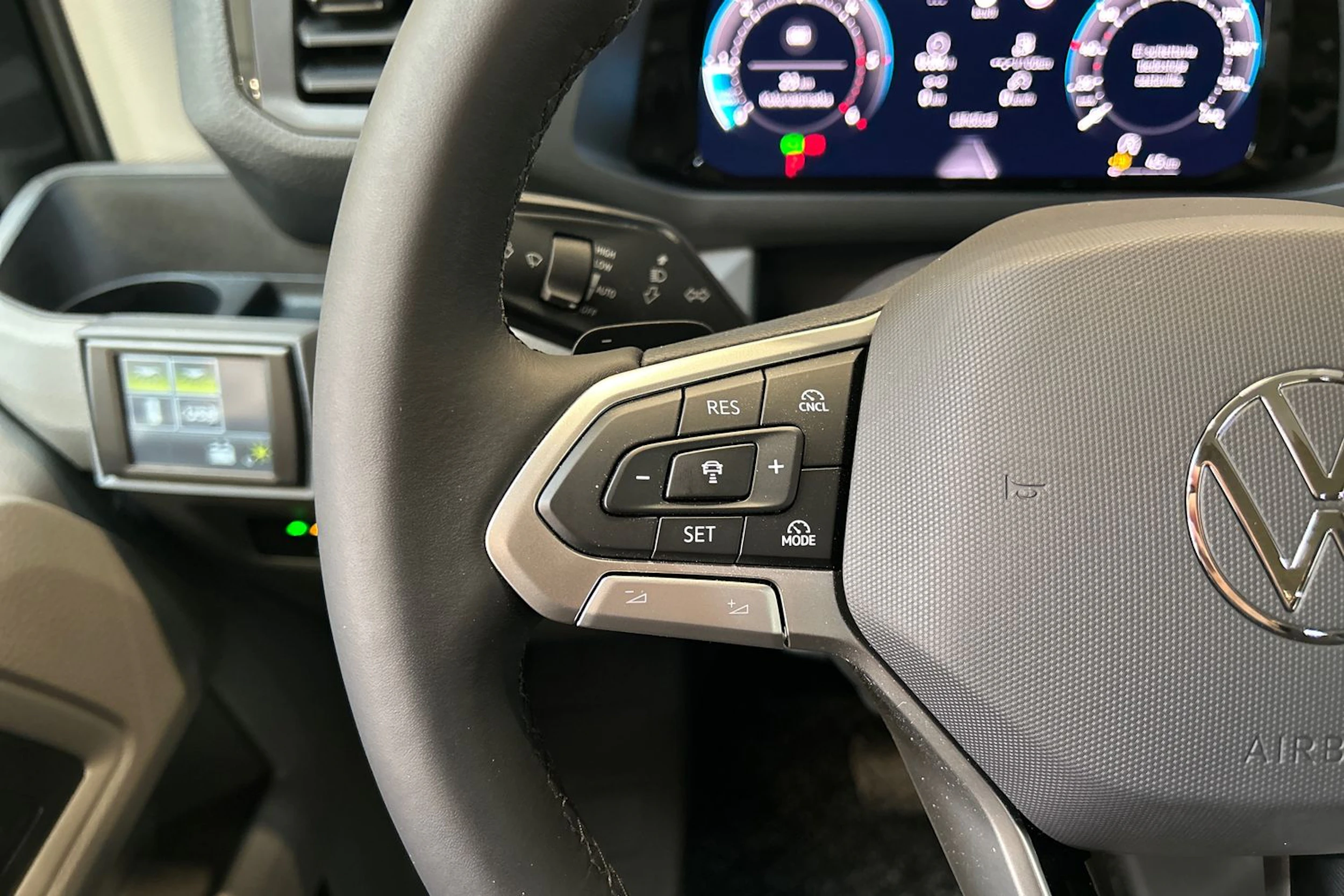 harmaa Volkswagen Crafter 2026 kuva 12.