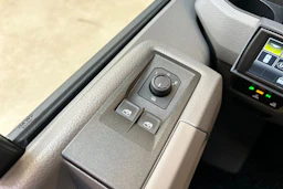 harmaa Volkswagen Crafter 2026 kuva 20.