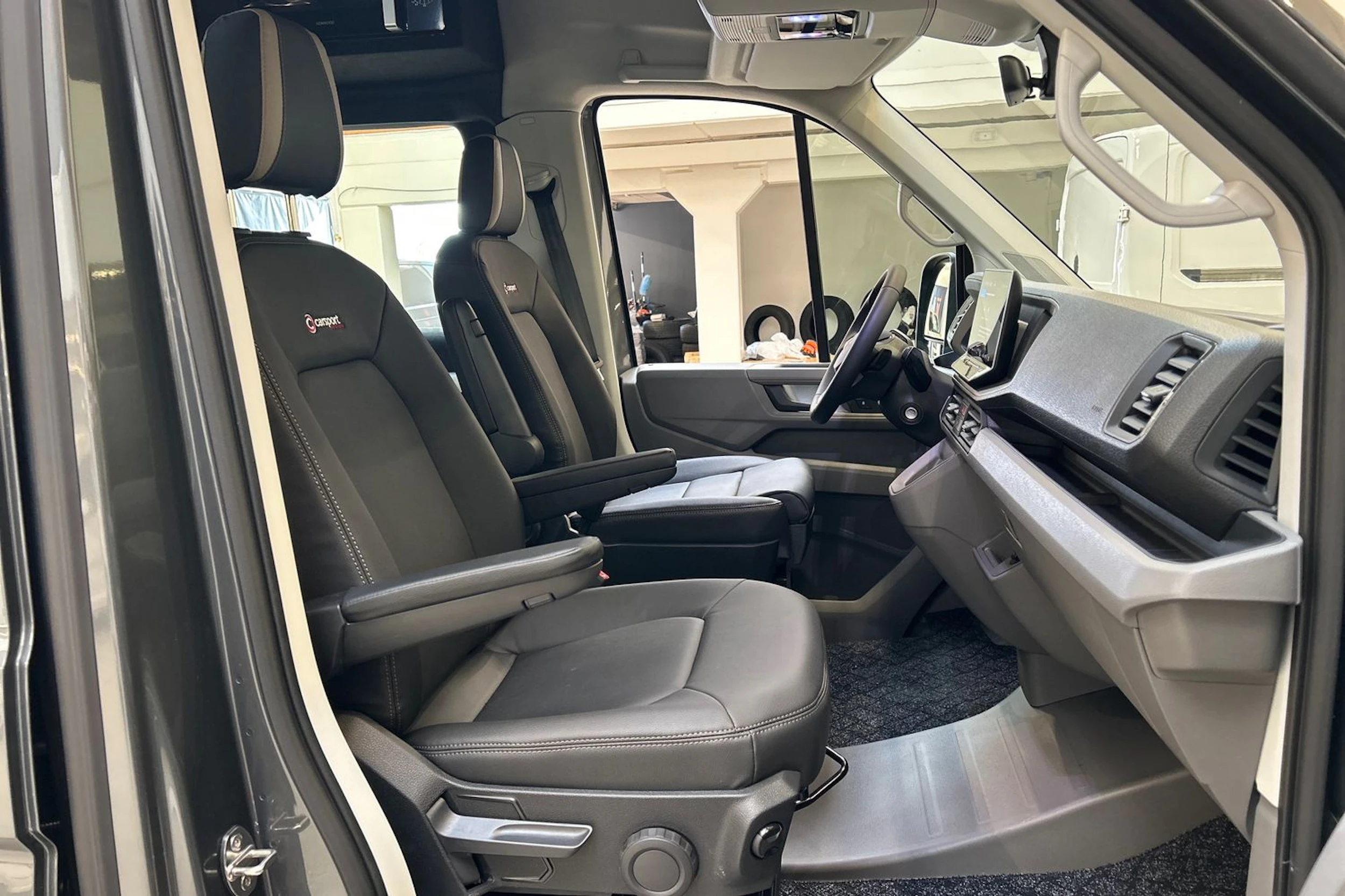 harmaa Volkswagen Crafter 2026 kuva 21.