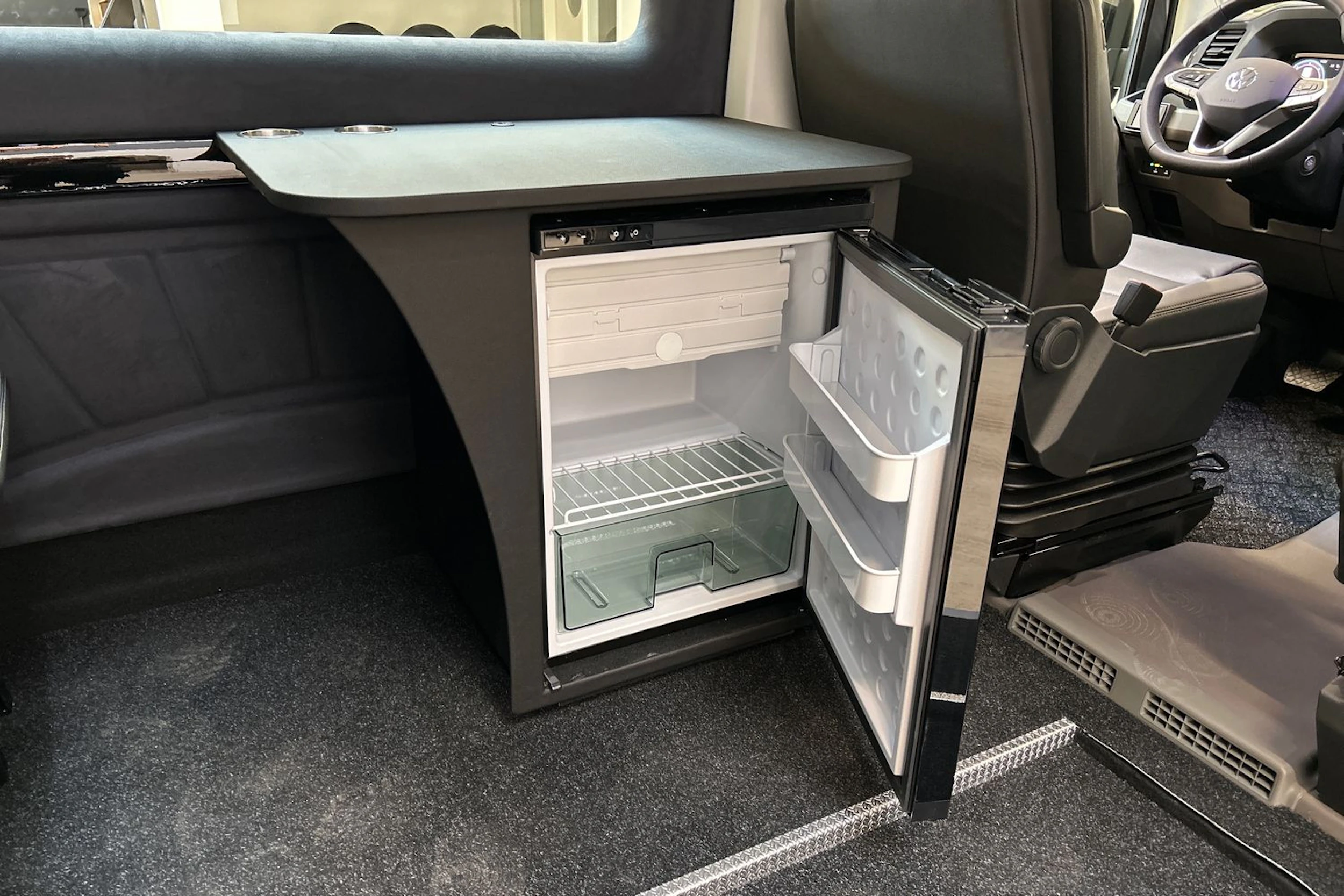 harmaa Volkswagen Crafter 2026 kuva 25.