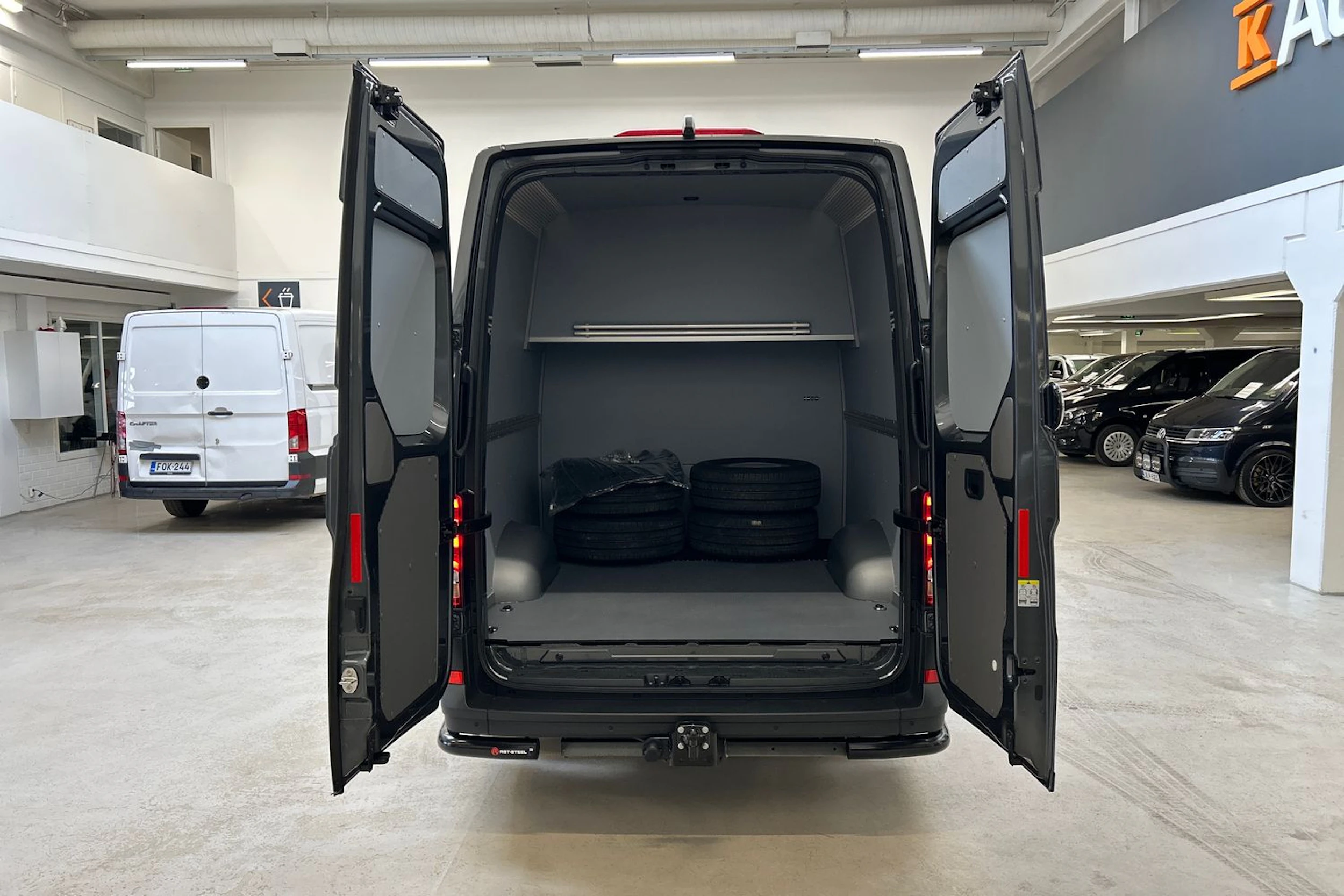 harmaa Volkswagen Crafter 2026 kuva 27.