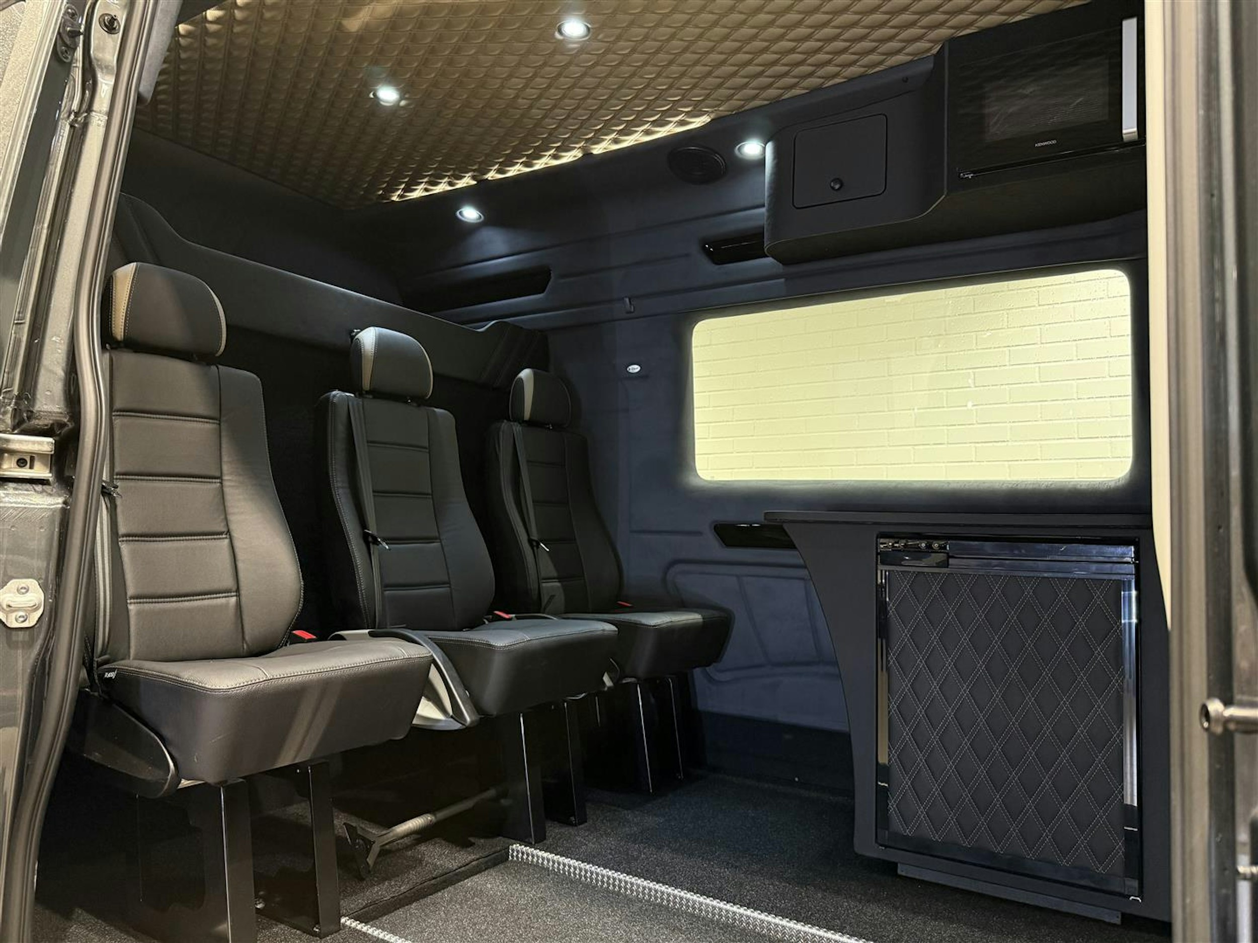 Harmaa Volkswagen Crafter 2026 kuva 4.