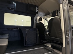 Harmaa Volkswagen Crafter 2026 kuva 6.