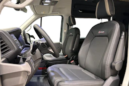 Harmaa Volkswagen Crafter 2026 kuva 8.