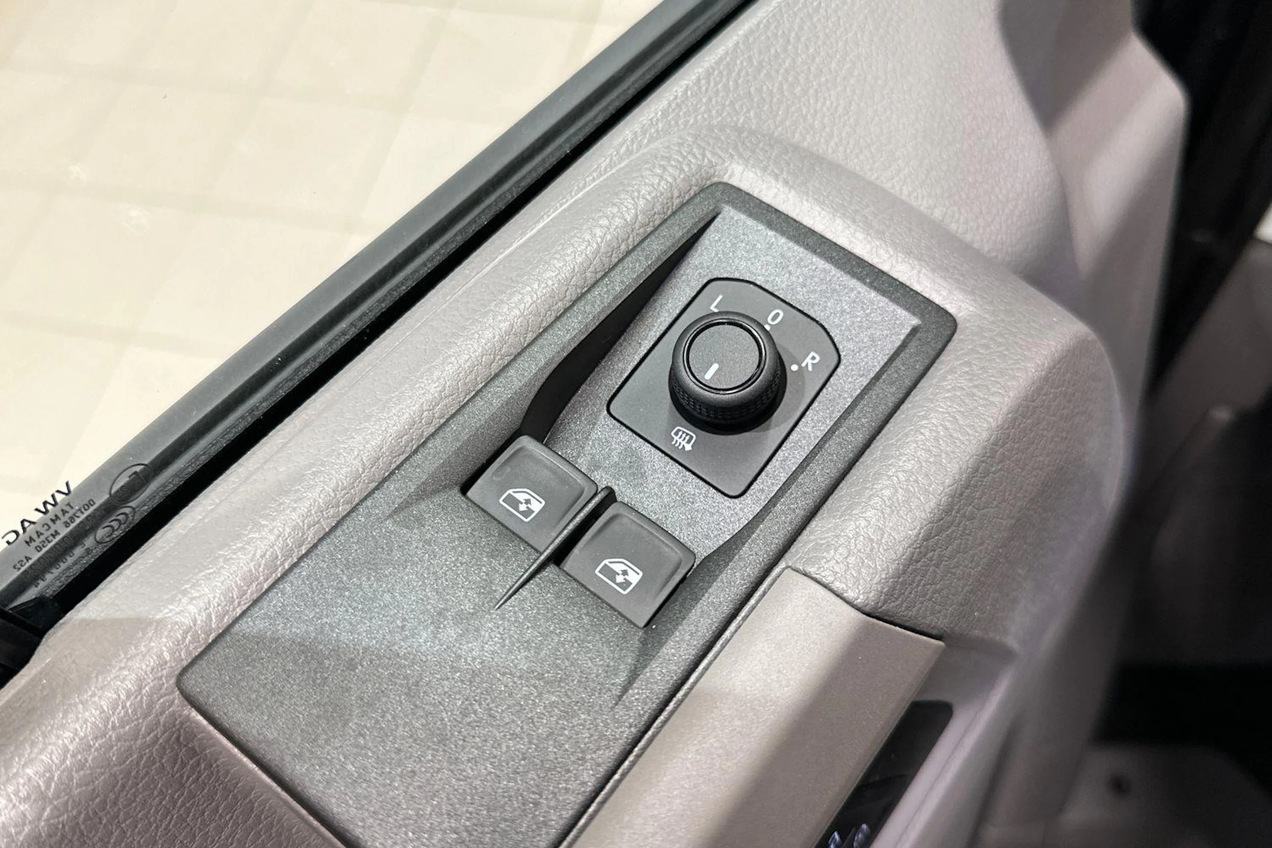 Harmaa Volkswagen Crafter 2026 kuva 11.